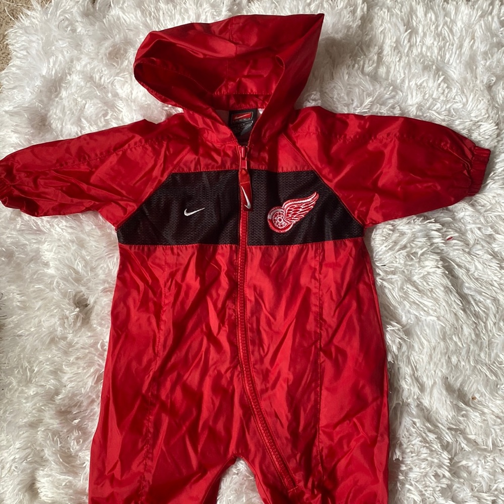Nike Baby NHL hockey Detroit red wings hockey team onesie